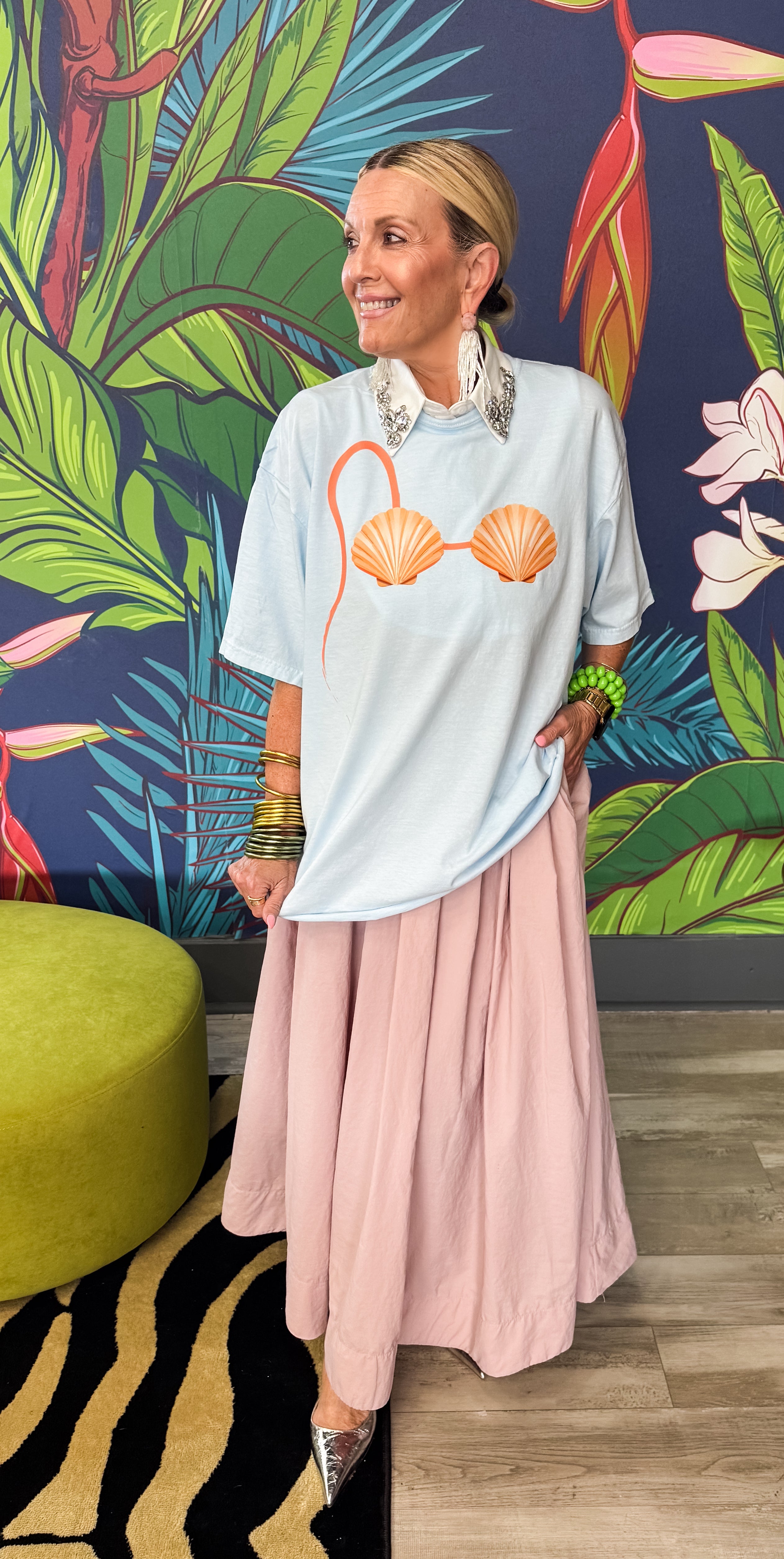 She Sells Seashells Graphic Tee